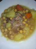 Puchero de garbanzos con col