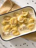 Capelettis caseros con dos rellenos: ricota y calabaza