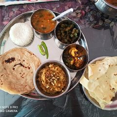 A picture of Gujarati thali.