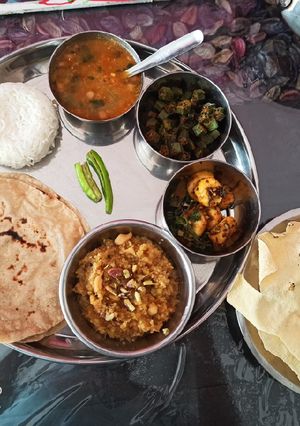 A picture of Gujarati thali.