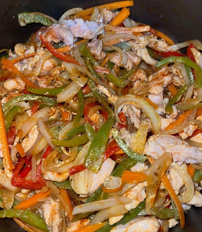 Una foto de Relleno para tacos de pollo fácil 🍗