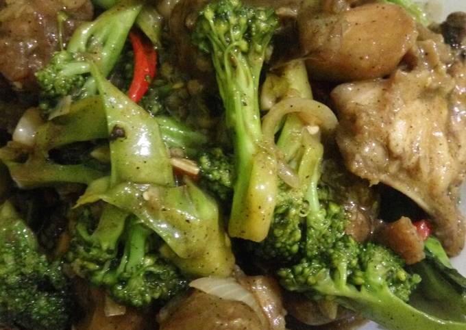 Ayam brokoli saus lada hitam