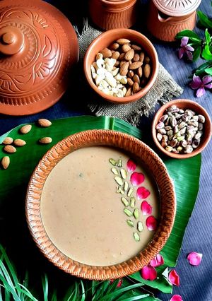 খেজুর গুড়ের পায়েস। রেসিপির প্রধান ছবি