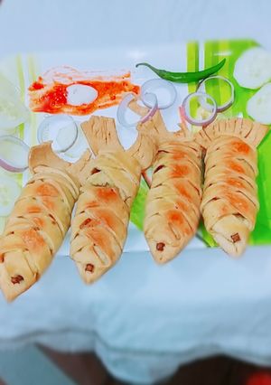 A picture of Fish baked samosa puff.