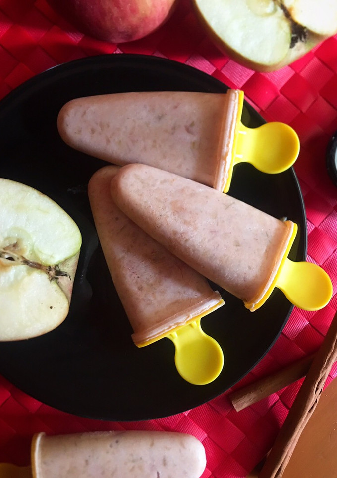 Una foto de Politos de manzana, canela y yogur