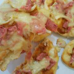 PIZZA SIMPLE (Pakai oat) রেসিপির প্রধান ছবি