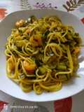 Spaghetti con gamberi, zucchine, zafferano e curcuma