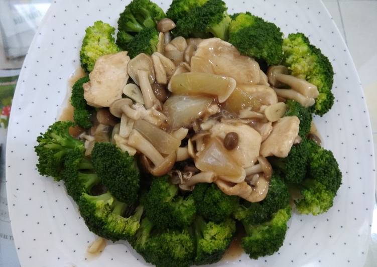 Bagaimana Membuat Ca Brokoli Ayam Jamur Lezat