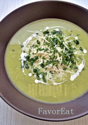 Sajtos brokkolikrémleves 🥦🧀 recept fotója
