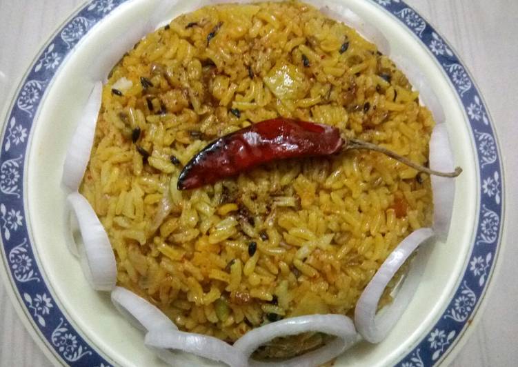 Easy Way to Make Appetizing Moong Dal Khichdi