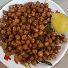 A picture of Chatpata chana chat.