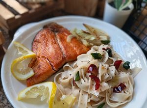 Gambar Set Pasta, Salmon Grill & Salad