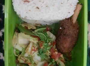 Foto resep Garlic Rice with Shrimp ball and Fresh Kimchi