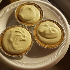 A picture of Lemonade Pie(s).