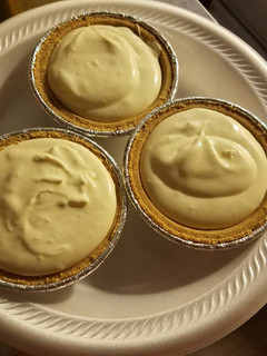 A picture of Lemonade Pie(s).
