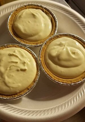 A picture of Lemonade Pie(s).