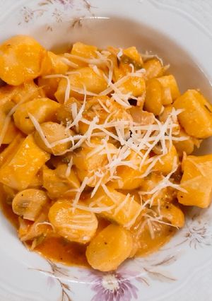 Una foto de 🇮🇹 Gnocchis di Ricotta con salsa Scarparo 🇮🇹