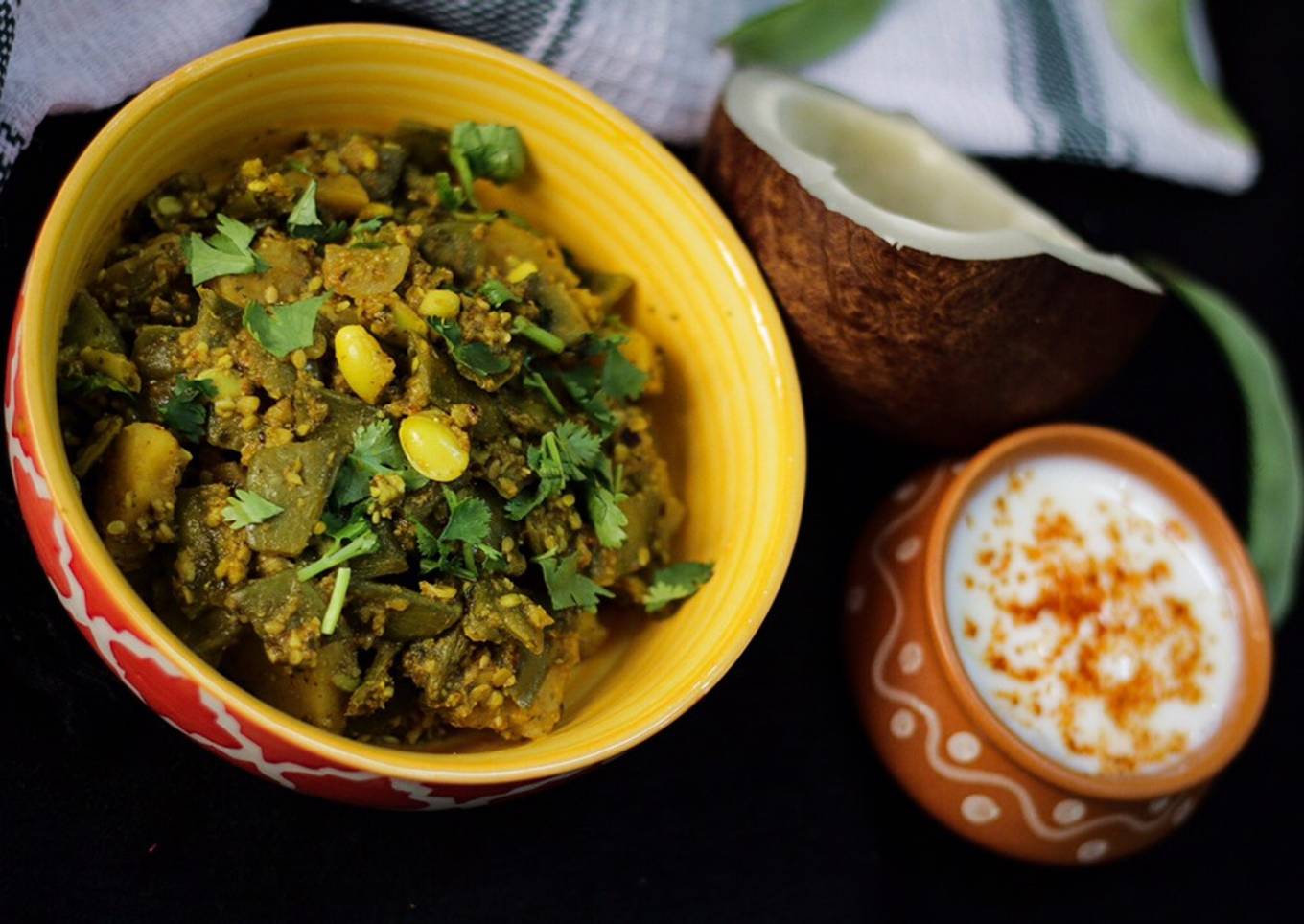 Valor Papdi | Spicy Flat Beans
