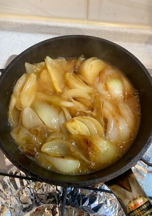 A picture of Spring Onion Gratin Soup.