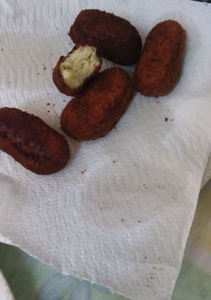 Una foto de Croquetas caseras de jamón, queso y papa