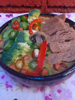 Una foto de Curry picante con soya, verdura y tofu 🍛❤