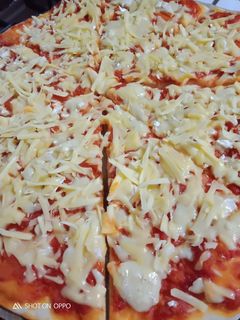 صورة لوصفة بيتزا 🍕 ثلاث أجبان