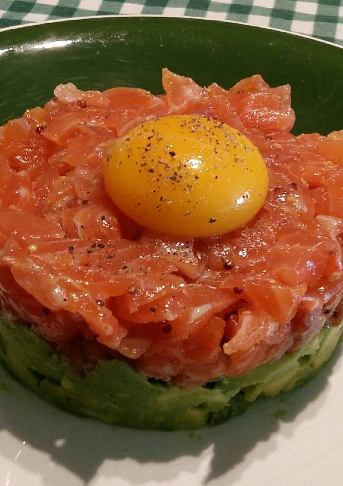 Una foto de Tartar de salmón