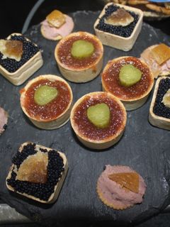 Una foto de Cenando en plan aperitivo