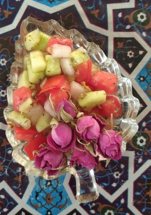 عکسی از دستور سالاد شیرازی اصیل ایرانی