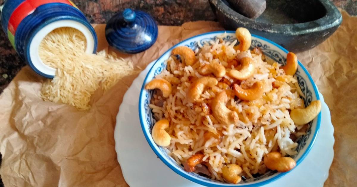 Desi Potato Fried Rice With Onion Rings Recipe | Sapphire1845.com