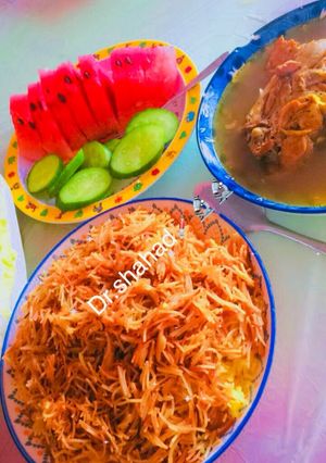 صورة لوصفة رز اصفرمع شعيريه والدجاج 🥰