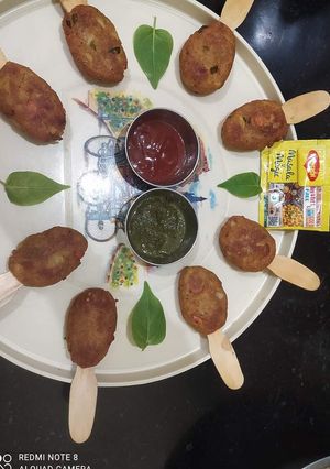 पोटैटो लॉलीपॉप (potato lollipop recipe in Hindi) रेसिपी मुख्य फोटो