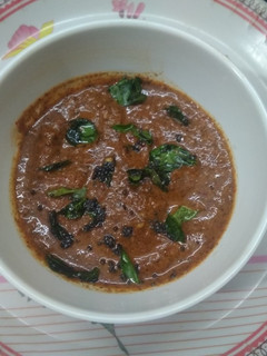 கருப்பு உளுந்து சட்னி (Karuppu Ulunthu Chutney Recipe in Tamil) செய்முறை முக்கிய புகைப்படம்