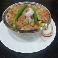 A picture of Spicy & Tangy Green Peas Chaat.