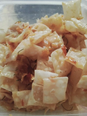 Cara Mudah Menyiapkan Resep  101.22 Pangsit goreng pedas manis yang Enak Banget, Menggugah Selera