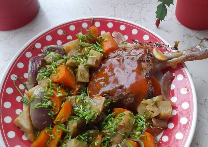 Simple duck leg with winterveg