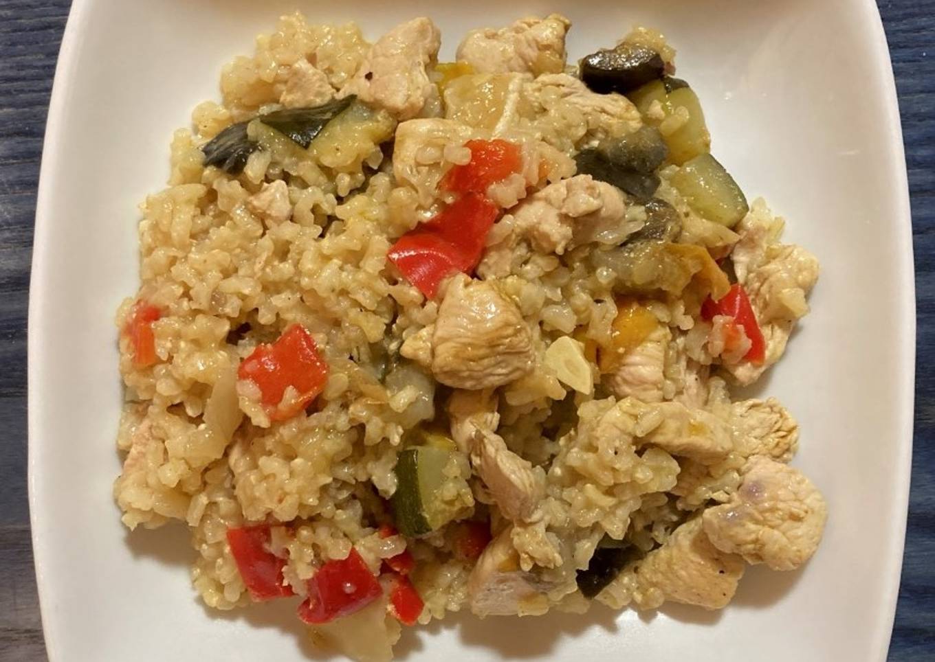 Arroz integral con pavo y verduras