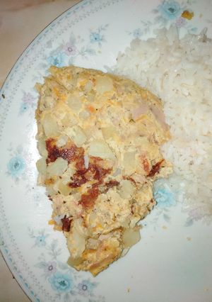 Una foto de Tortilla de atún y papa
