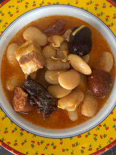 Una foto de Fabada Asturiana