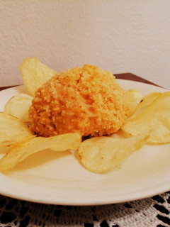 A picture of Rice Balls with Potato Chip Crust.