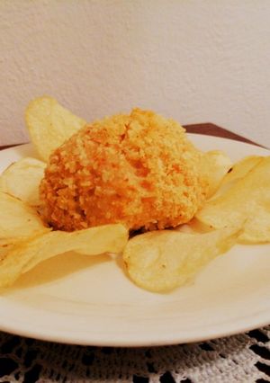 A picture of Rice Balls with Potato Chip Crust.