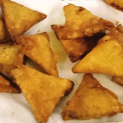 A picture of Beef Mince Samosas.