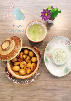 Hình của món Tôm kho trứng cút.