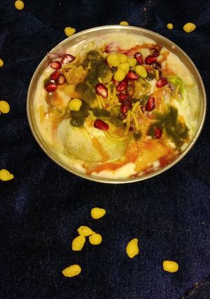 A picture of Bhalla papdi Chaat.
