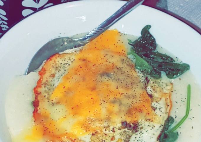 Grits bowl W/ Fried egg & Spinach