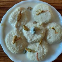 A picture of Rasmalai.