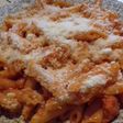 Macarrones con salchicha y bacon