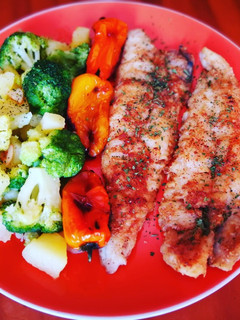 Una foto de Merlucita con hortalizas - plato único 🥦 🥔🐠