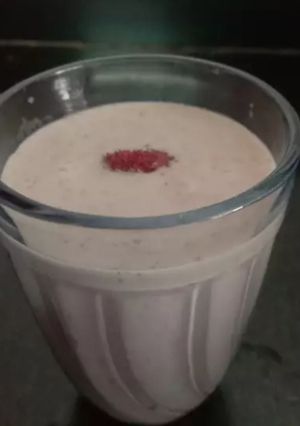 શેતુર નો મિલ્ક શેક રેસીપી મુખ્ય ફોટો