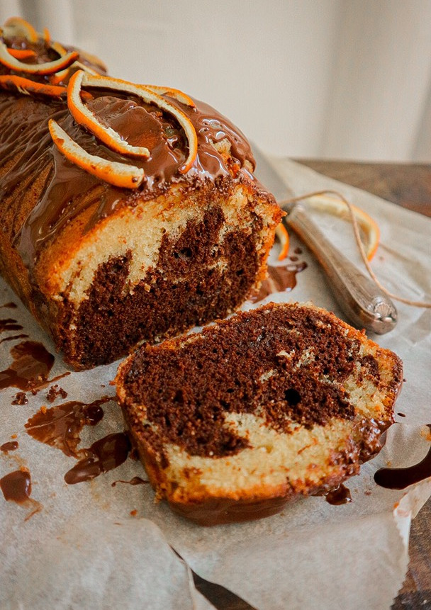 Una foto de Plum cake de naranja y chocolate 🍊
